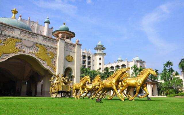 Palace Of The Golden Horses Hotel