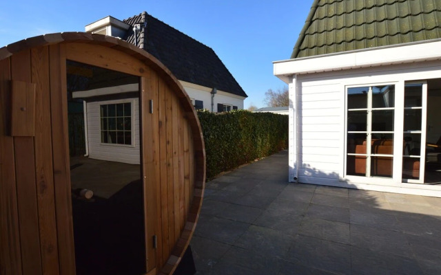 Luxuriously Furnished House With Sauna and Hot Tub Near the Efteling