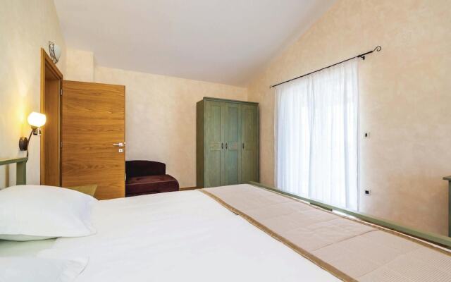 Beautiful Home in Turcic With Wifi and 4 Bedrooms