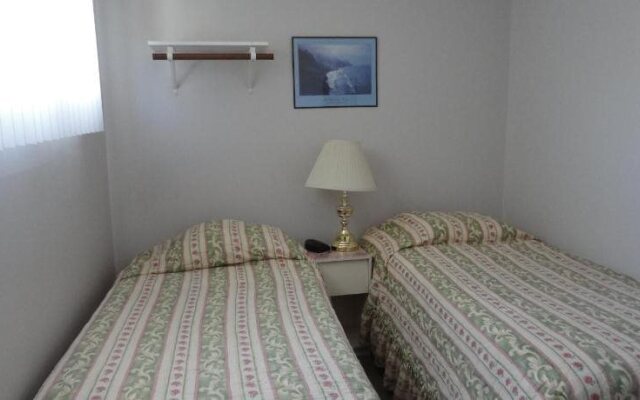 Bella Villa Motel & Resort