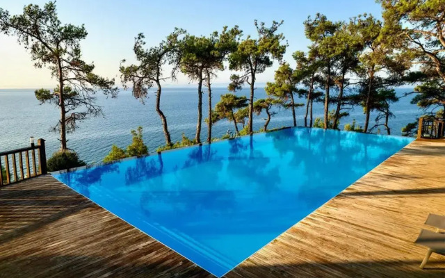 Marisstone Hotel Villa