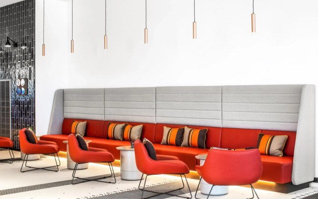Holiday Inn Express Melbourne Little Collins by IHG