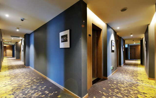 Urban Rosa Cafe & Inn