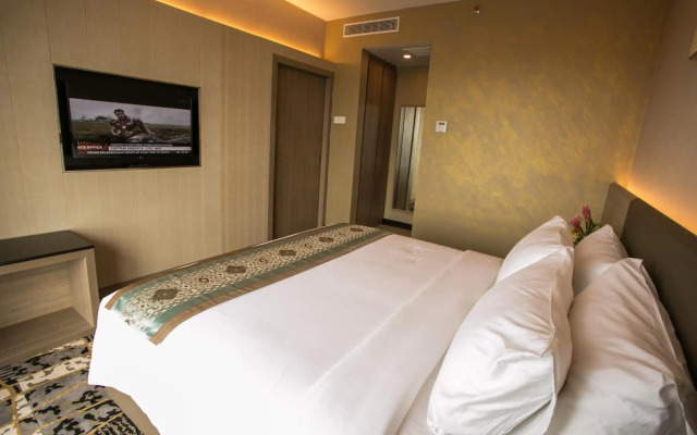V8 Hotel
