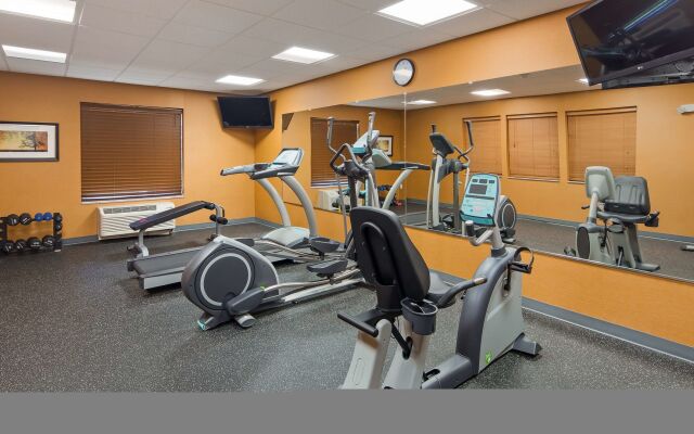 Best Western Plus Hiawatha Hotel