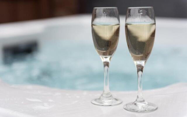 Bluebell Lodge 5 with Hot Tub