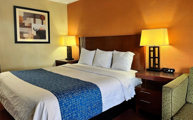 Travelodge by Wyndham Seymour