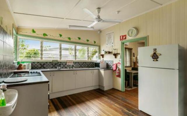 Tropic Days Backpackers