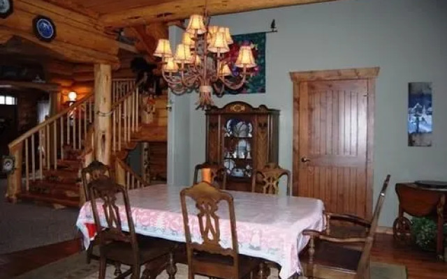 Keremeos Creek Crossing by Apex Accommodations