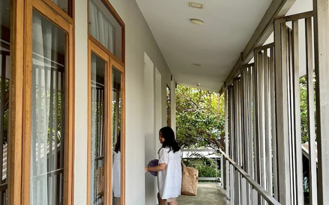 SUNKISS pool.bed.cafe