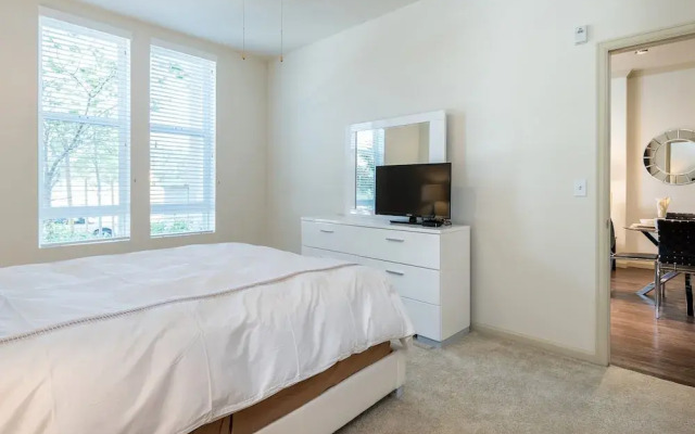 Global Luxury Suites Baypointe Station