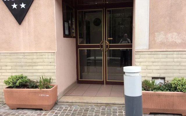 Hotel De La Place