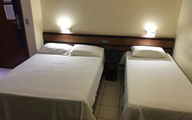 Oft Plaza Oeste Hotel