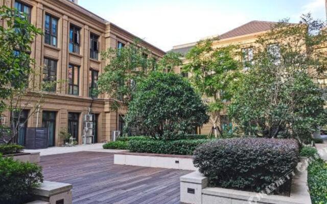 Wuxi bubble designer hotel