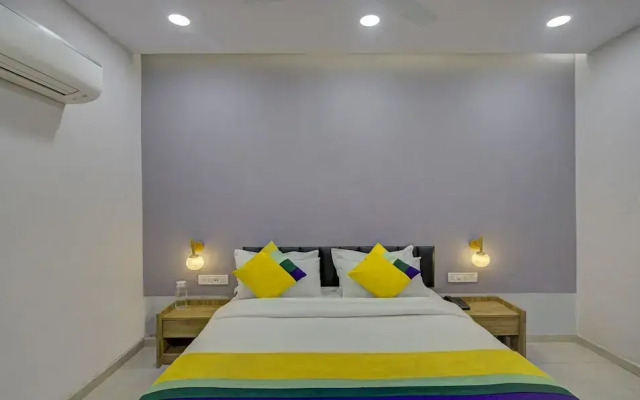 Itsy Hotels Natasha, Vesu, Surat