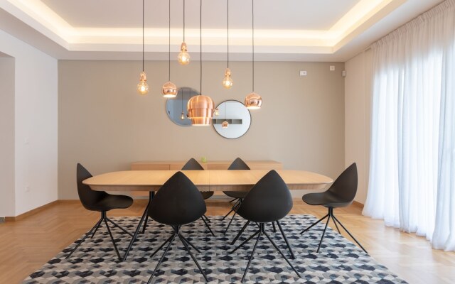 Exquisite HiEnd 3bdr 4th flr Top Kolonaki spot