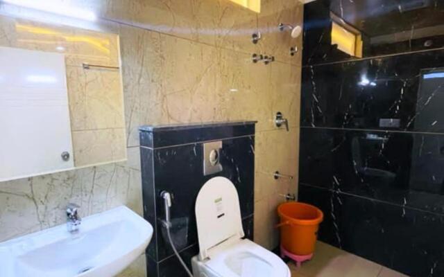 iROOMZ S Silver Suites