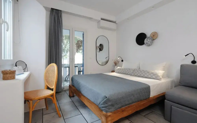 Sea View Apartments & Studios