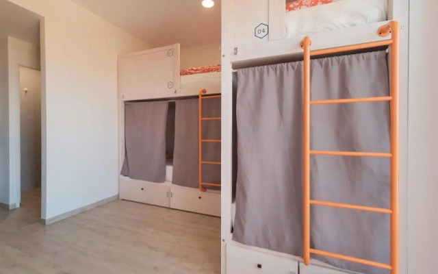 Хостел WOT Ericeira Surf Social