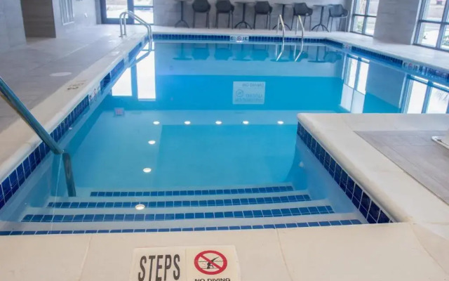 Hampton Inn & Suites North Attleboro