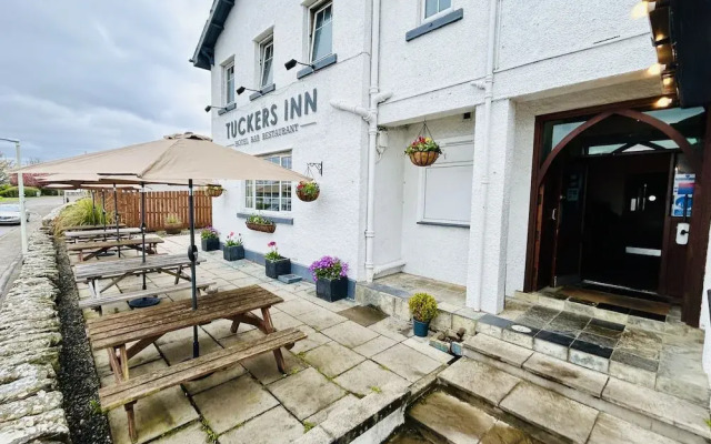 Tuckers Inn