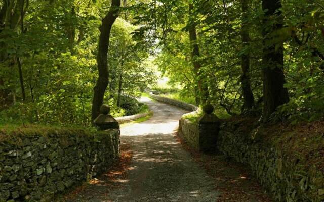 18 'izar' Bell Tent Glamping Anglesey