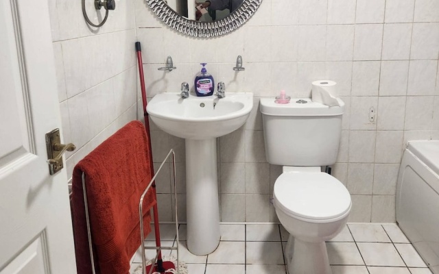 Charming Victorian Apartment in Central Wolverhampton