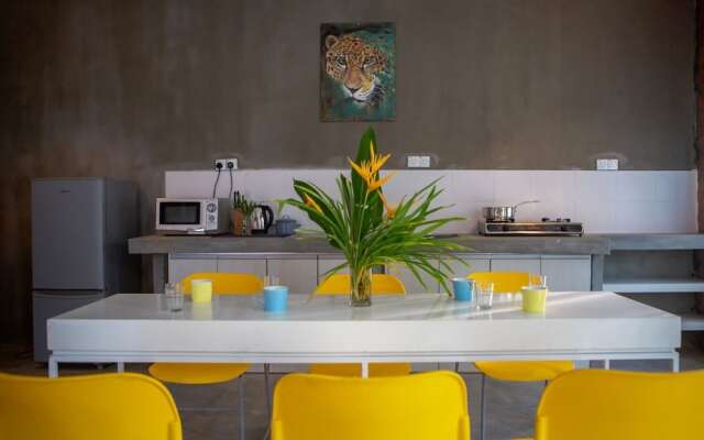Rouhi Retreats By Doulos