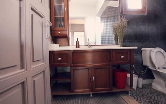 all building/5floors/ garden in balat
