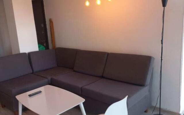Lovely 1- bedroom condo close to downtown