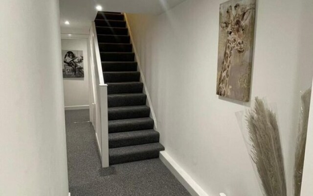 Immaculate 2-bed Apartment in London