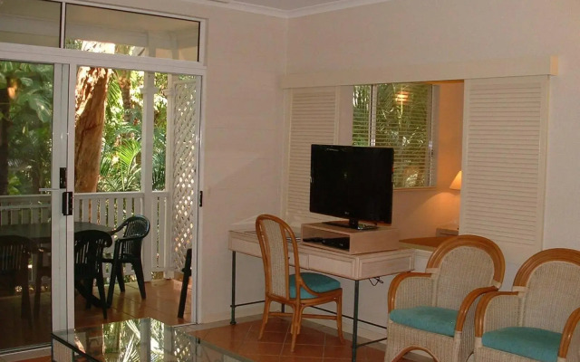 Palm Cove Tropic Apartments