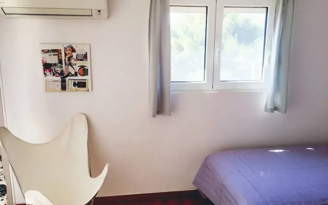 Quiet bright house next to the sea in Lagonisi