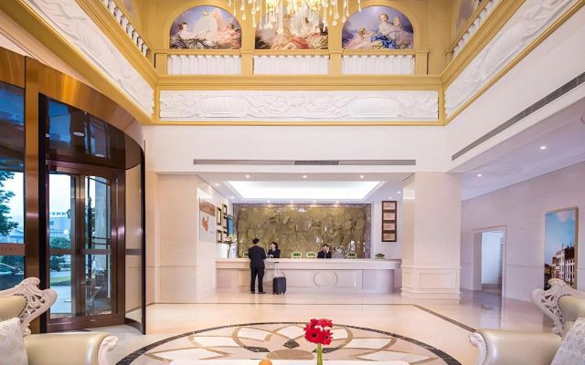 Vienna International Hotel (Ya'an High-speed Railway Station)