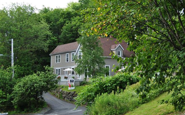 Ascendence Halifax Bed & Breakfast