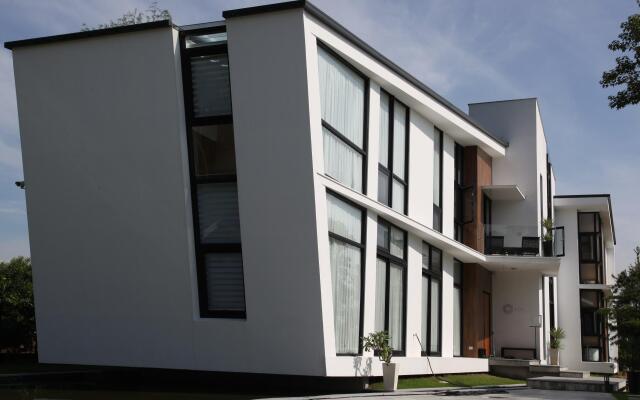 Aura Villa
