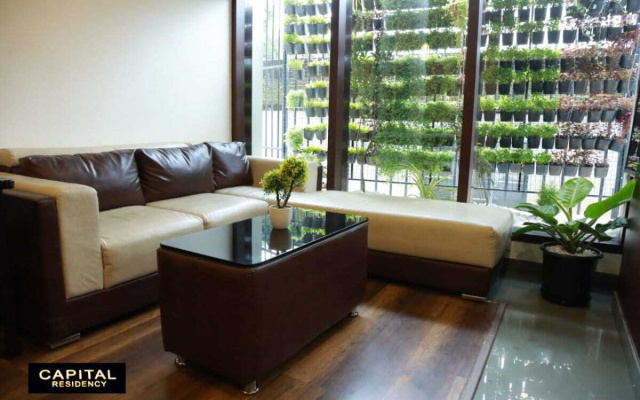 OYO 9679 Hotel Capital Residency