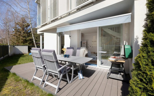 Four Seasons Apartment by Renters