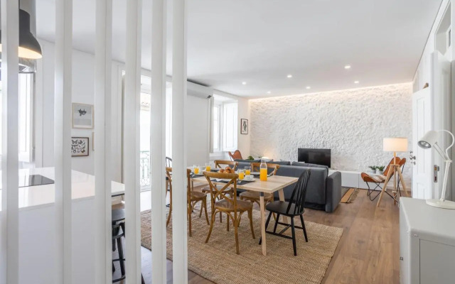 Trendy T.M Apartament by the River