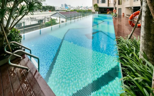 New Tresor River and City View Apartment