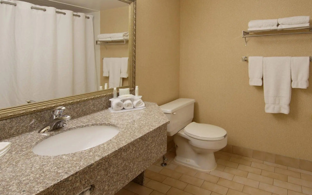 Holiday Inn Express Toronto East - Scarborough by IHG