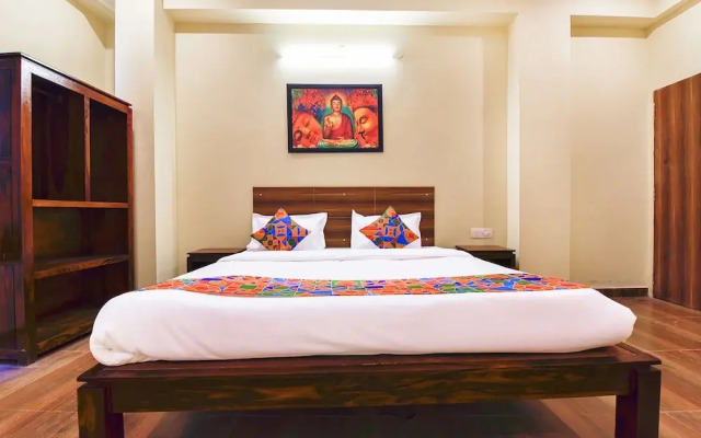 Fabhotel Golden Manor Inn