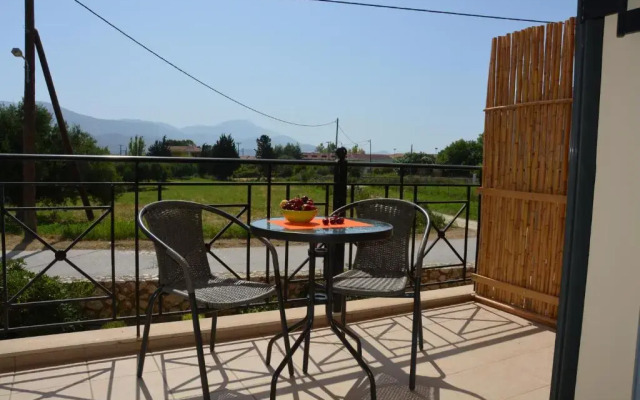 Lotus Sea View Studio Apartment 2