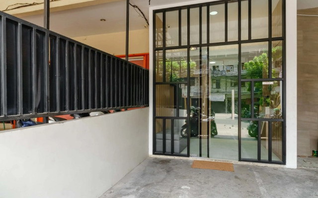 RedDoorz @ Mangga Besar 2