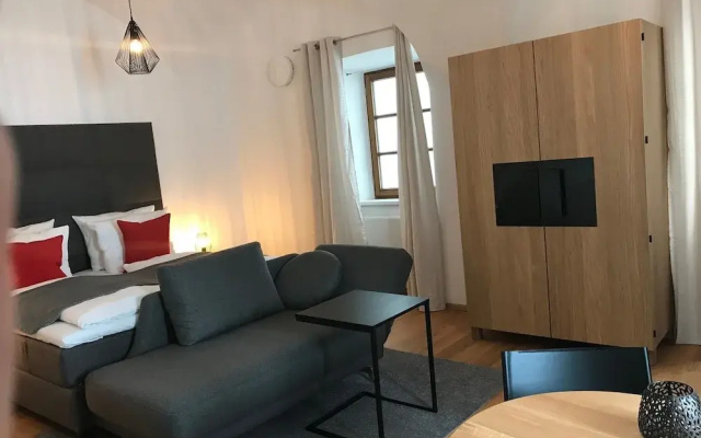 BARONHAUS Aparthotel & Suites