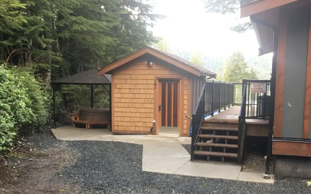 The Great Escape Secluded with Hot Tub