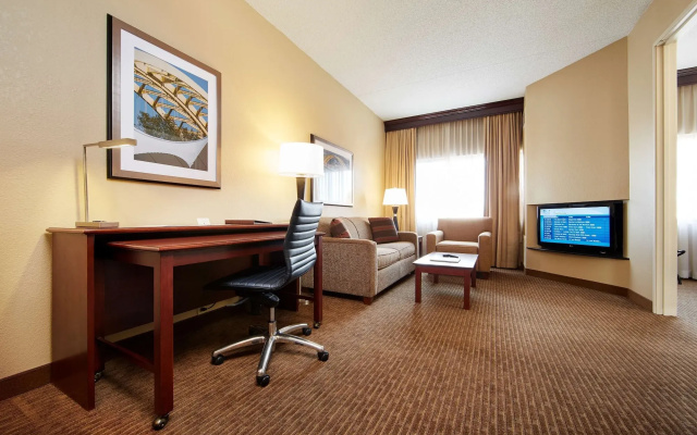 DoubleTree Suites by Hilton Hotel Cincinnati - Blue Ash