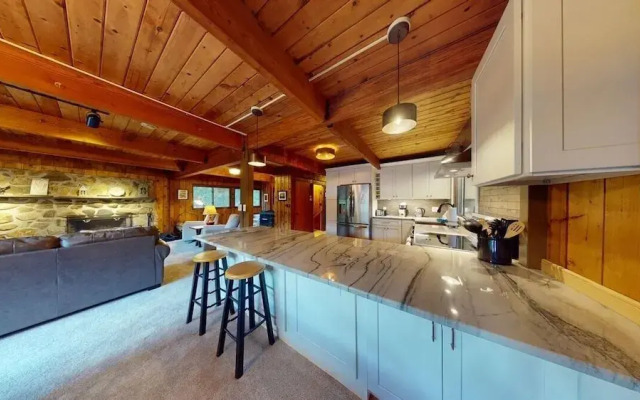 Treehouse Home Brought to you by GetAway Vacations
