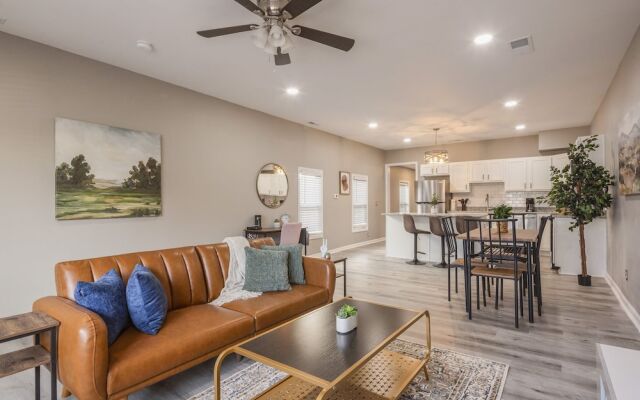 Newly renovated 4BR CozySuites