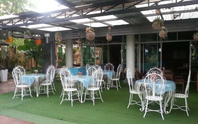 Omsaga Hotel by OYO